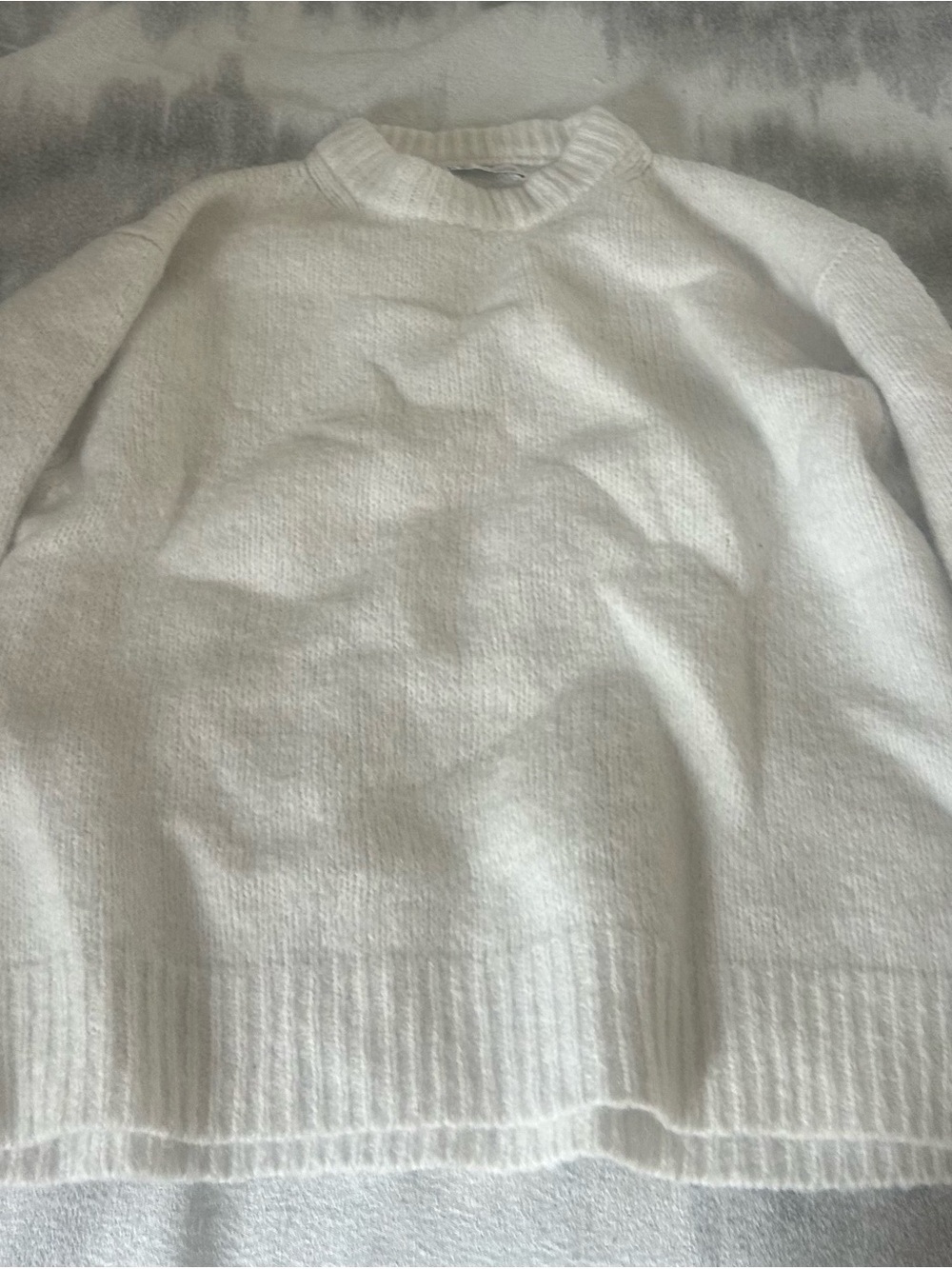 Zara White Crewneck Sweater size M